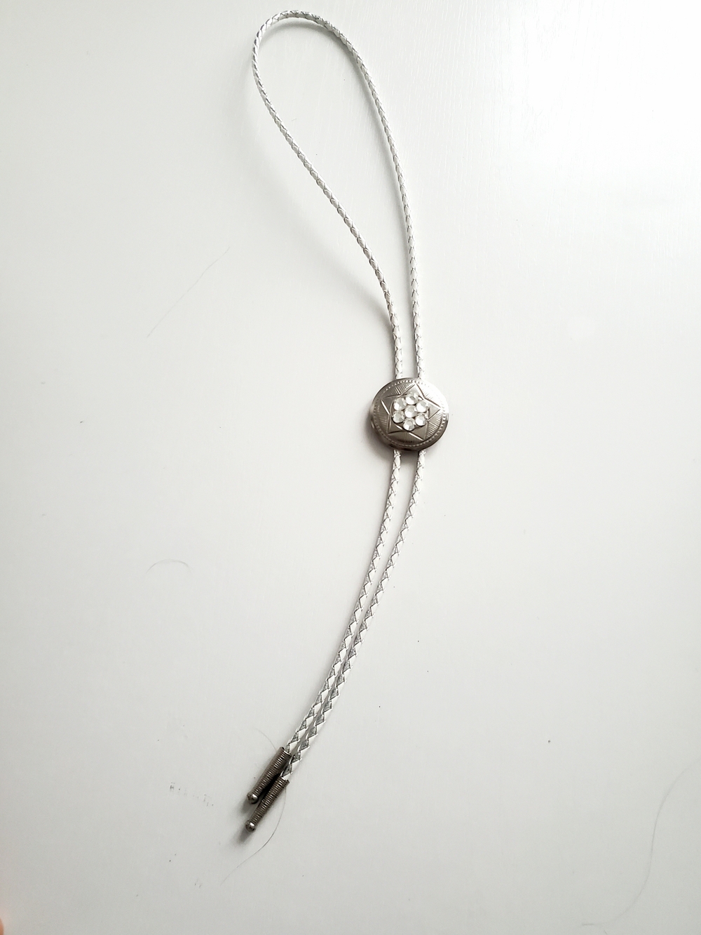 Western Cowboy Style Silver Flower Bolo Tie Necklace